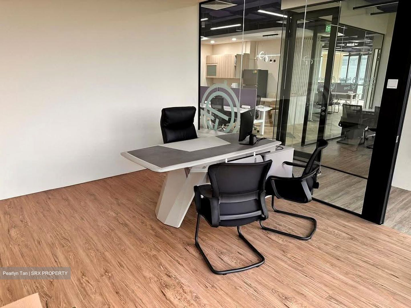 Woods Square (D25), Office #624029091